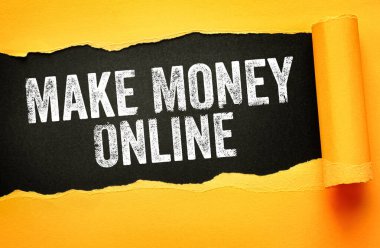 Yırtık kağıda basılmış Para Çevrimiçi metin yap. Dijital gelir, serbest ticaret, e-ticaret, pasif gelir, uzak çalışma, çevrimiçi işler, girişimcilik ve finans kavramı