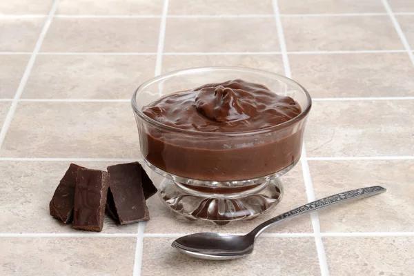 Schokoladenpudding Mit Schokoladenstücken — Stockfoto