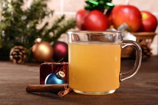 Heißer Apfelmost Mit Weihnachtsdekoration — Stockfoto