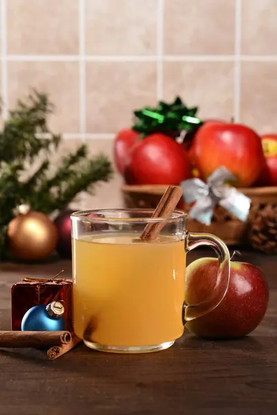 Nahaufnahme Glühwein Gewürzt Apfelmost Mit Zimtstange — Stockfoto