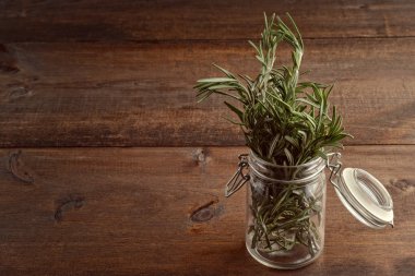 taze biberiye kavanoz