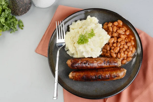 Ver Salchichas Chorizo Con Puré Papa Frijoles Horneados —  Fotos de Stock