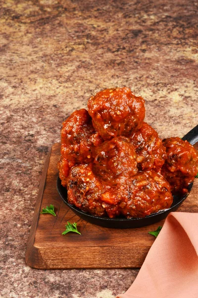 Hemlagade Köttbullar Med Tomatsås — Stockfoto