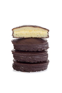 Bir yığın kremalı çikolatalı kek.