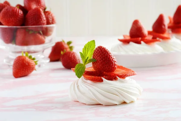 Closeup Fresh Strawberry Meringue Nest Pink Marble Counter Top — Stock Photo, Image