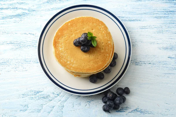 Tampilkan Puncak Pancake Blueberry Piring — Stok Foto