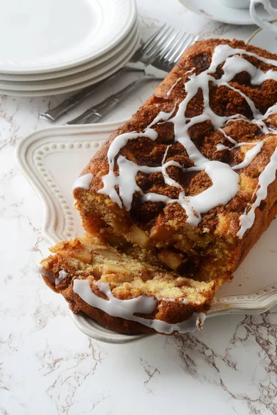 Sliced Apple Fritter Loaf Bread Cake Plates — Stock Photo, Image