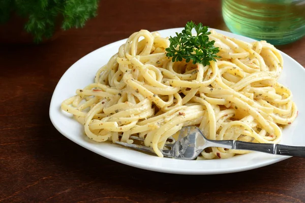 Крупним Планом Спагетті Білим Вершковим Соусом — стокове фото
