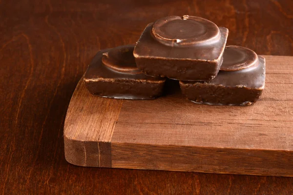 Pila Pasteles Cubiertos Chocolate —  Fotos de Stock
