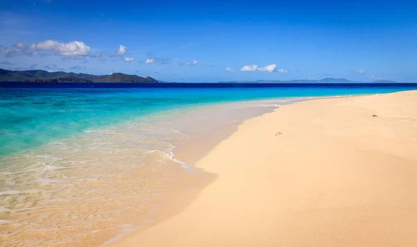 Praia Idílica Vazia Uma Pequena Ilha Bvi — Fotografia de Stock