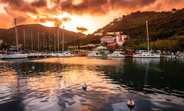 Teknelerden Wickhams Cay II Tortola, İngiliz Virgin Adaları üzerinde Marina