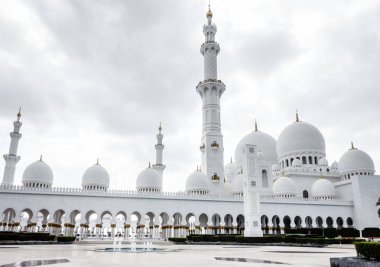 Abu Dhabi, Birleşik Arap Emirlikleri Şeyh Zayed Ulu Camii dış görünümü