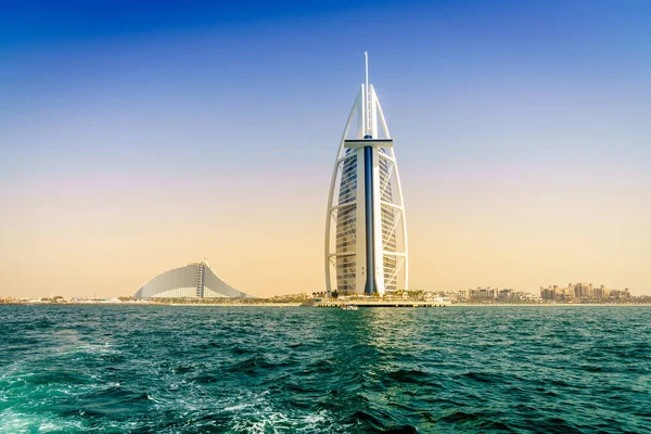 두바이 에미리트 2017 유명한 아랍과 주메이라 — 스톡 사진