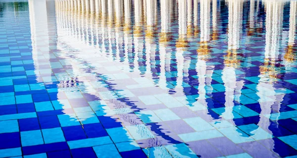 Piscina Reflexión Gran Mezquita Sheikh Zayed Abu Dhabi Emiratos Árabes — Foto de Stock