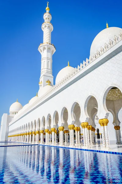 Piscinas Reflexión Mezquita Sheikh Zayed Abu Dhabi Emiratos Árabes Unidos — Foto de Stock