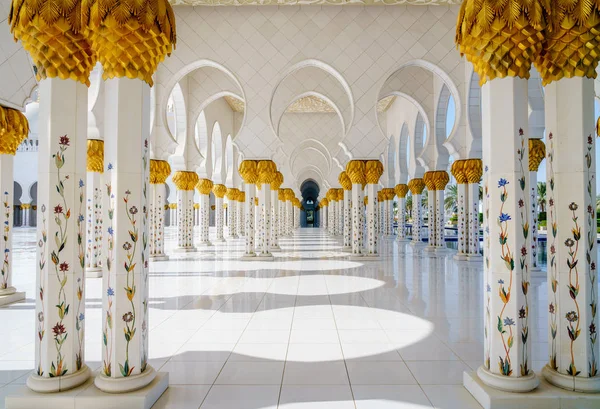 Colonata Sheikh Zayed Grande Mesquita Abu Dhabi Emirados Árabes Unidos — Fotografia de Stock