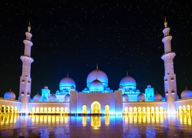 Nighttime view of inner court of Sheikh Zayed Grand Mosque in Abu Dhabi, UAE