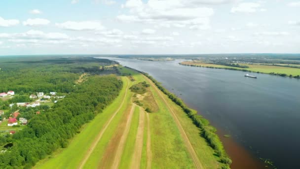 Flygfoto Över Floden Volga Nära Staden Jaroslavl Ryssland — Stockvideo