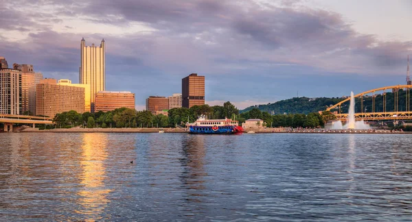 Pittsburgh Manzarası Point Devlet Parkı Ohio Nehri Üzerinden Görünümü — Stok fotoğraf