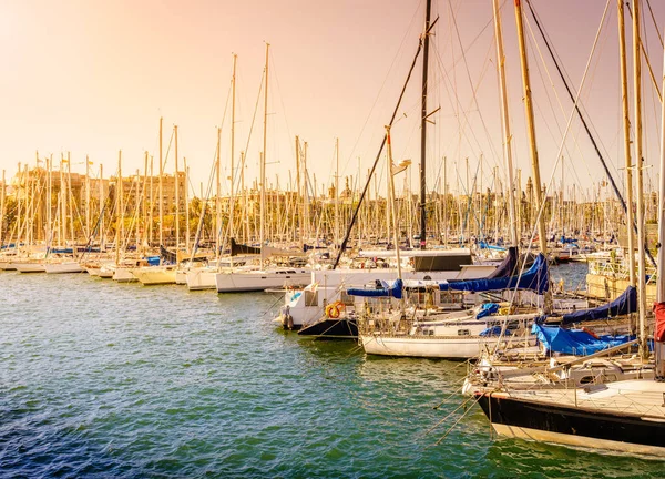 Zeilboten Aangemeerd Jachthaven Barcelona Een Heldere Lentedag — Stockfoto