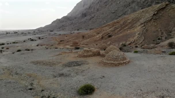 Luchtfoto Van Oude Bijenkorf Graven Buurt Van Ain Verenigde Arabische — Stockvideo