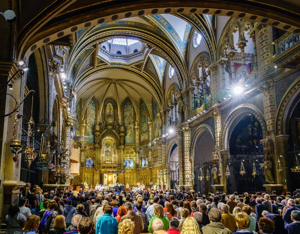 Montserrat Spain April 2017 People Gathered Basilica Montserrat Escolania Choir — Stock Photo, Image