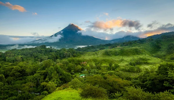 Vista Panorámica Del Volcán Arenal Centro Costa Rica Amanecer —  Fotos de Stock