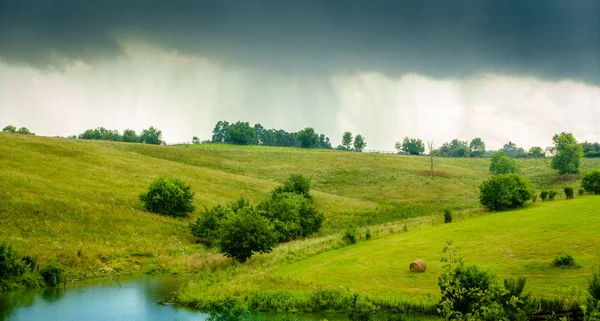 Regen über kentuckigem Land — Stockfoto