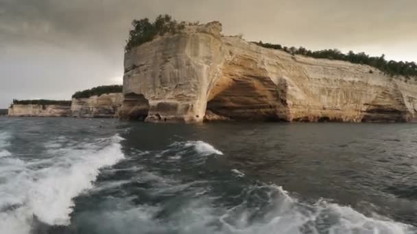 Lake Superior Ακτογραμμή Στο Απεικονίζεται Εθνική Lakeshore Βράχια Στην Άνω — Αρχείο Βίντεο