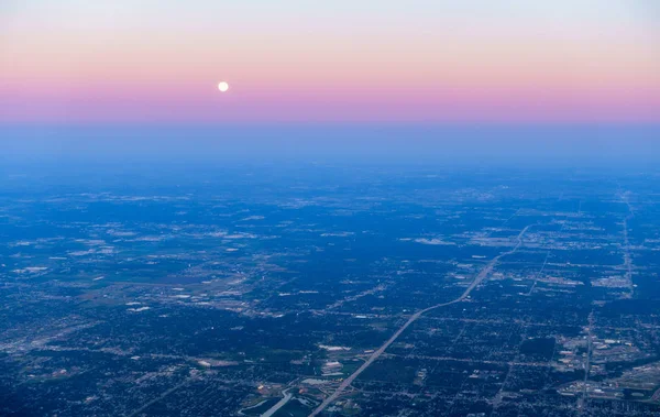 Wschód słońca nad przedmieściami Chicago — Zdjęcie stockowe