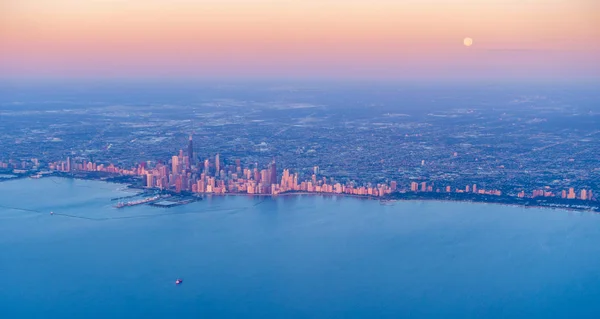 Восход солнца в центре Чикаго — стоковое фото