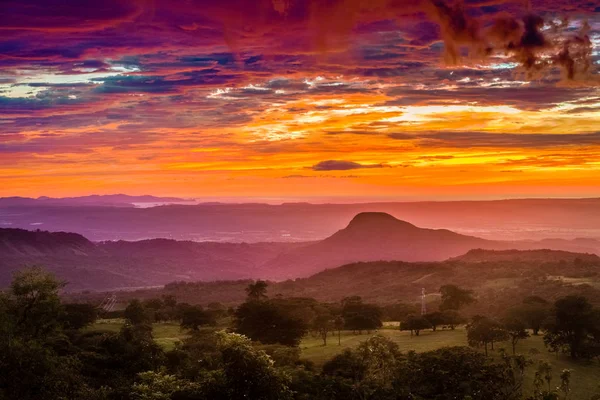 Zonsondergang in Santa Rosa in Costa Rica — Stockfoto