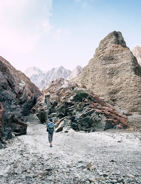 アラブ首長国連邦のハジャル山脈でのハイキング — ストック写真