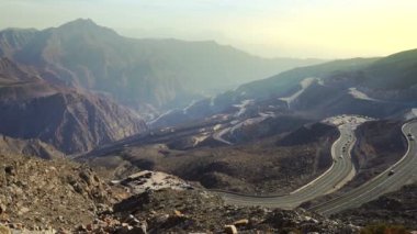 Bae'de Jebel Jais yolu