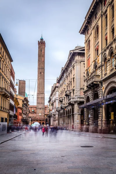 Rizzoli Den Talya Nın Bologna Kentindeki Kulenin Manzarası — Stok fotoğraf