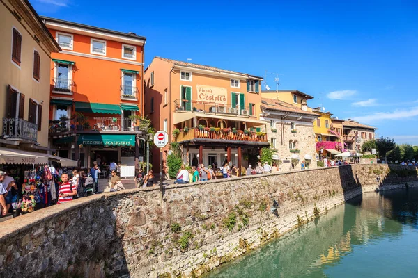 Sirmione Italië September 2015 Winkelgebied Stad Sirmione Lombardije Italië — Stockfoto