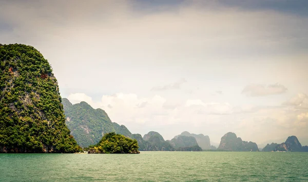 泰国安达曼海的岛屿链景观 — 图库照片