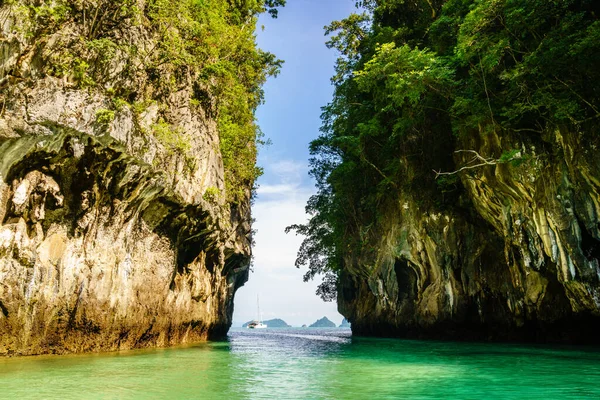 Entrada Para Uma Lagoa Escondida Ilha Hong Krabi Tailândia — Fotografia de Stock