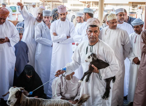 Nizwa Oman Грудня 2016 Козячі Продавці Ятничному Козячому Ринку Нізві — стокове фото