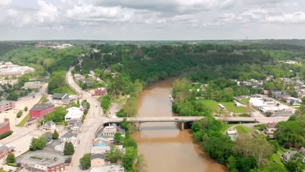 Flygfoto Över Centrala Frankfort Och Kentucky River — Stockvideo