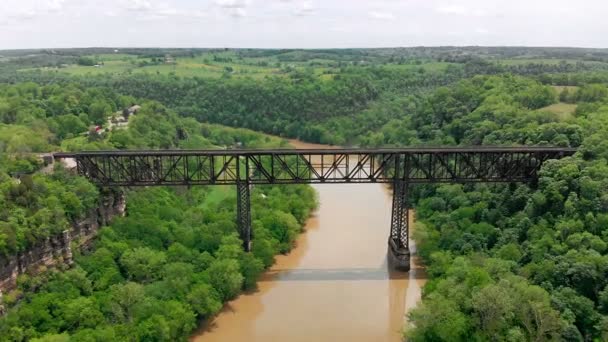 肯塔基州高桥铁路干线的空中景观 — 图库视频影像