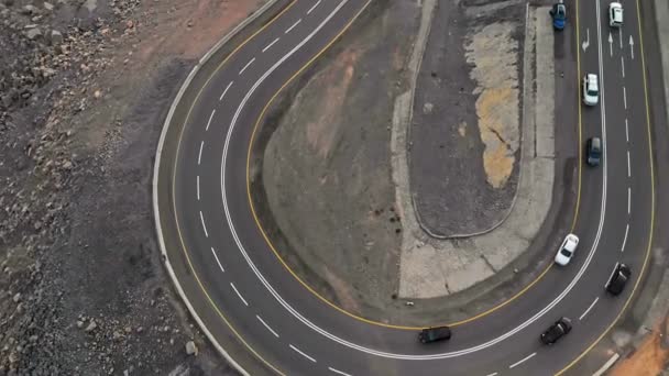 Vista Aérea Arriba Abajo Carretera Montaña Jebel Jais Ras Khaimah — Vídeo de stock