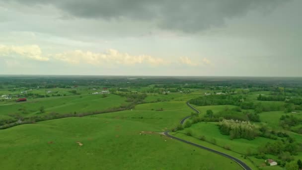 ケンタッキー州中部の上空から見た雨と嵐の雲 — ストック動画