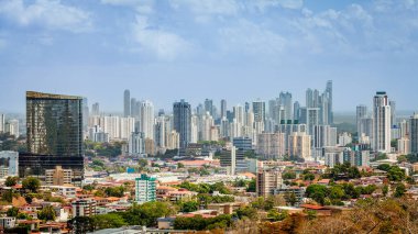 Panama City, Panama 'nın ufuk çizgisini tanımlayan modern mimari