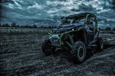 Ordu rangers üzerinde askeri adamcağız geceleri hareketli