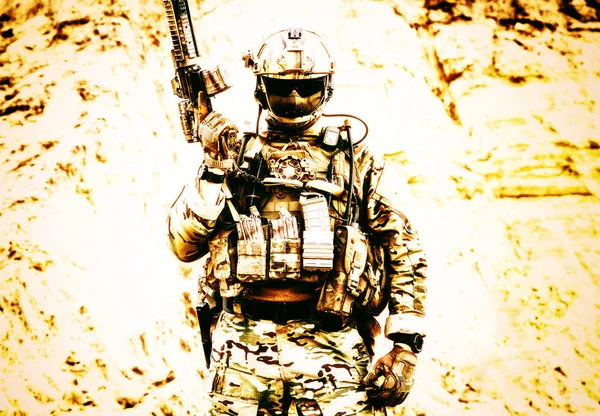 Özel kuvvetlerin savaşa hazır elit savaşçı — Stok fotoğraf