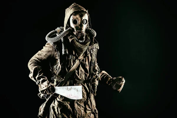 Survived in ecological cataclysm human in gas mask — Stock Photo, Image