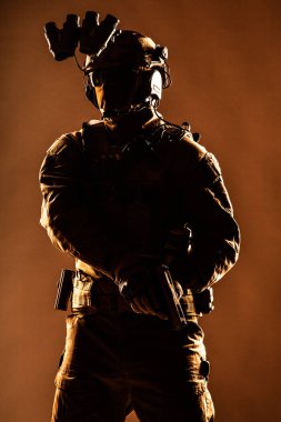 Elit asker hizmet tabanca ile silahlı kuvvetleri