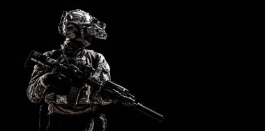 Ordu özel kuvvetler shooter düşük anahtar stüdyo çekimi
