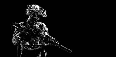 Ordu özel kuvvetler shooter düşük anahtar stüdyo çekimi